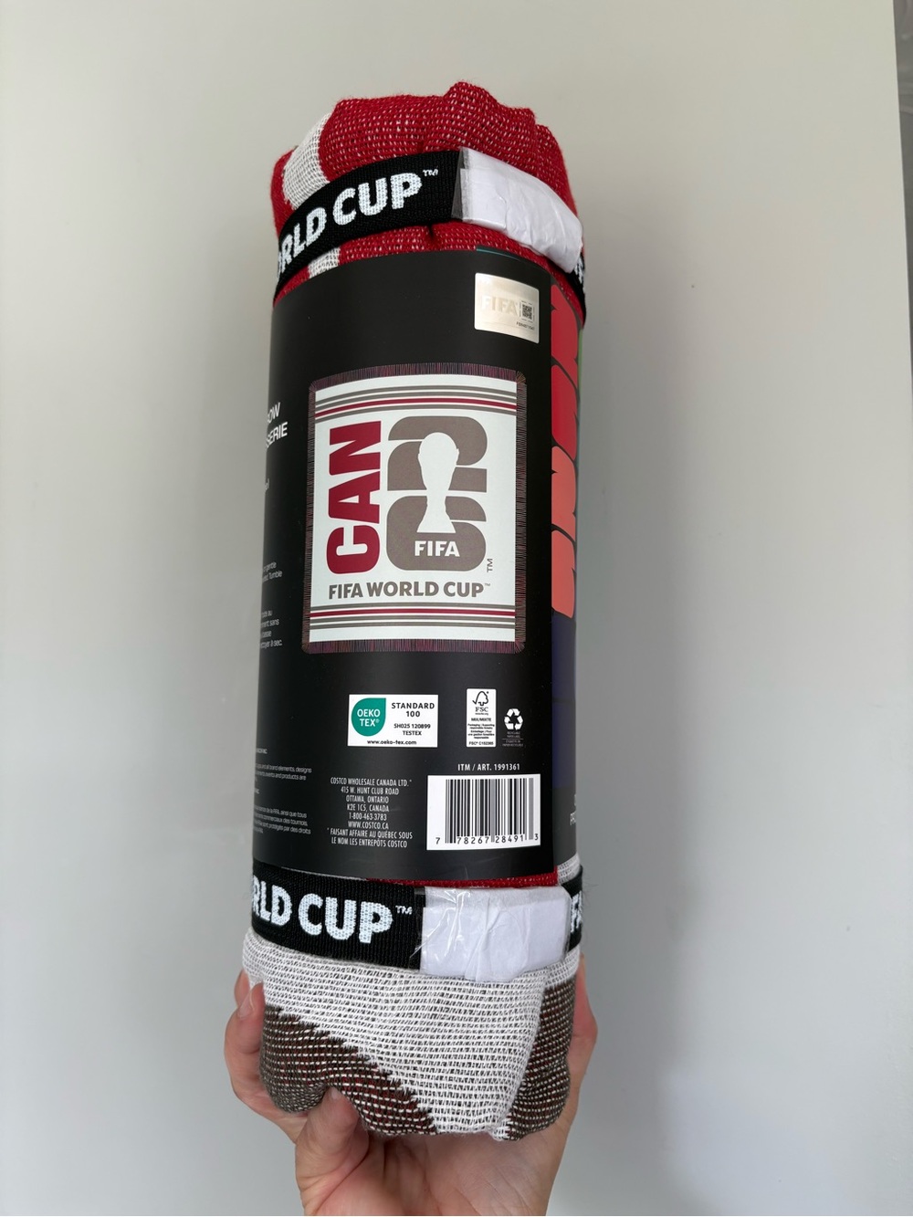 **🏆 FIFA World Cup Tapestry Throw Blanket – NEW With Tags! 🏆** red white grey